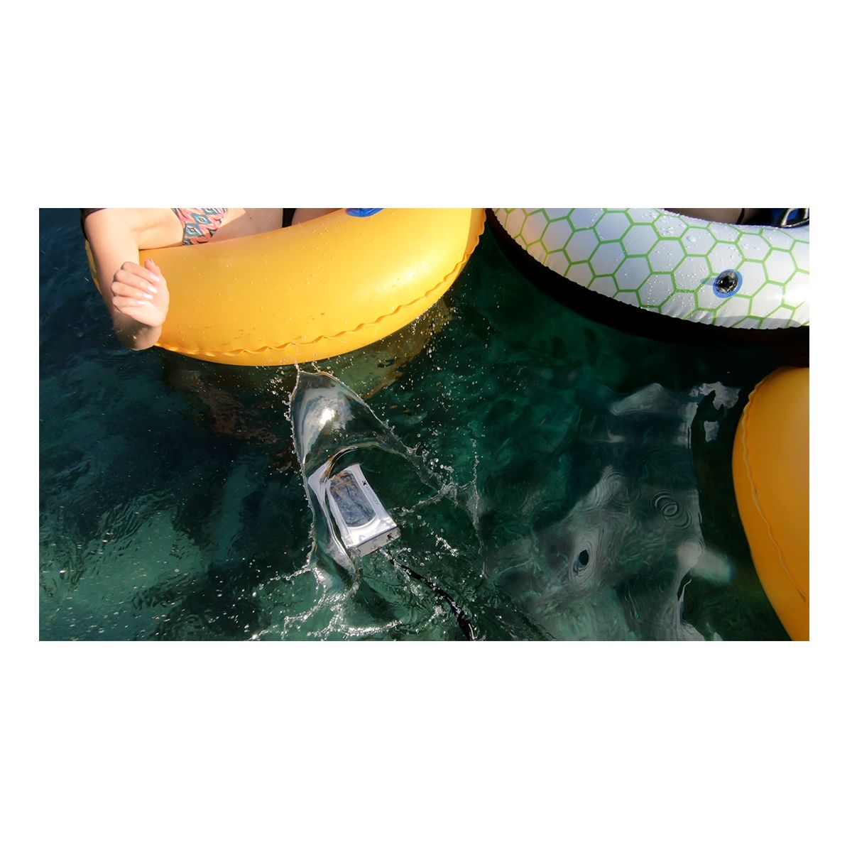 Gecko Float Phone Dry Bag Overhead_Flat