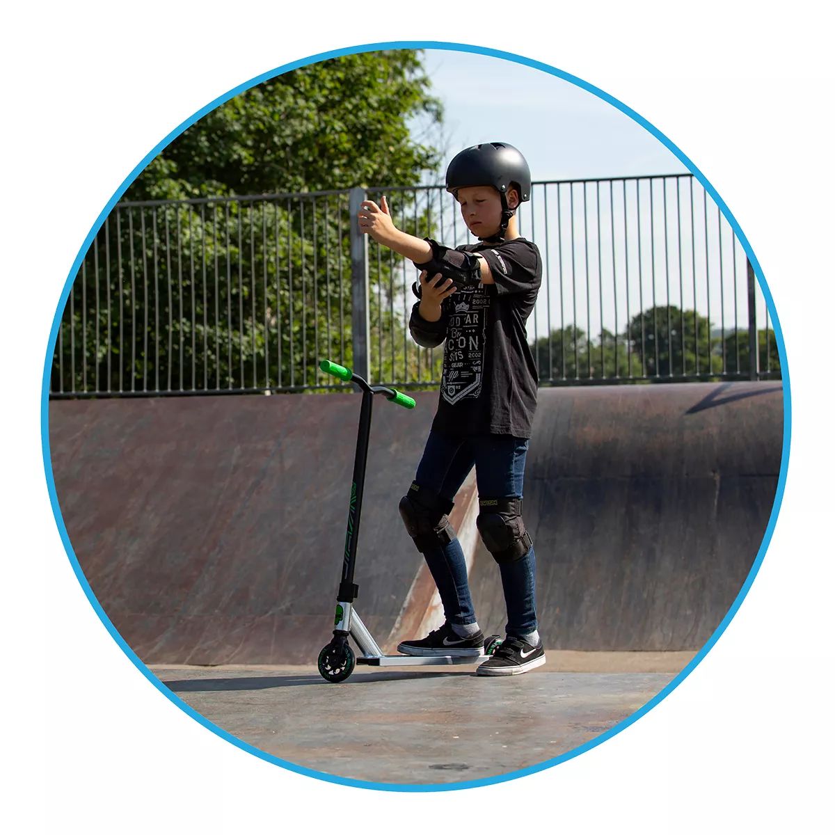 Madd Gear Pro Kick Extreme Lightweight Stunt Scooter Front_Angled_Left