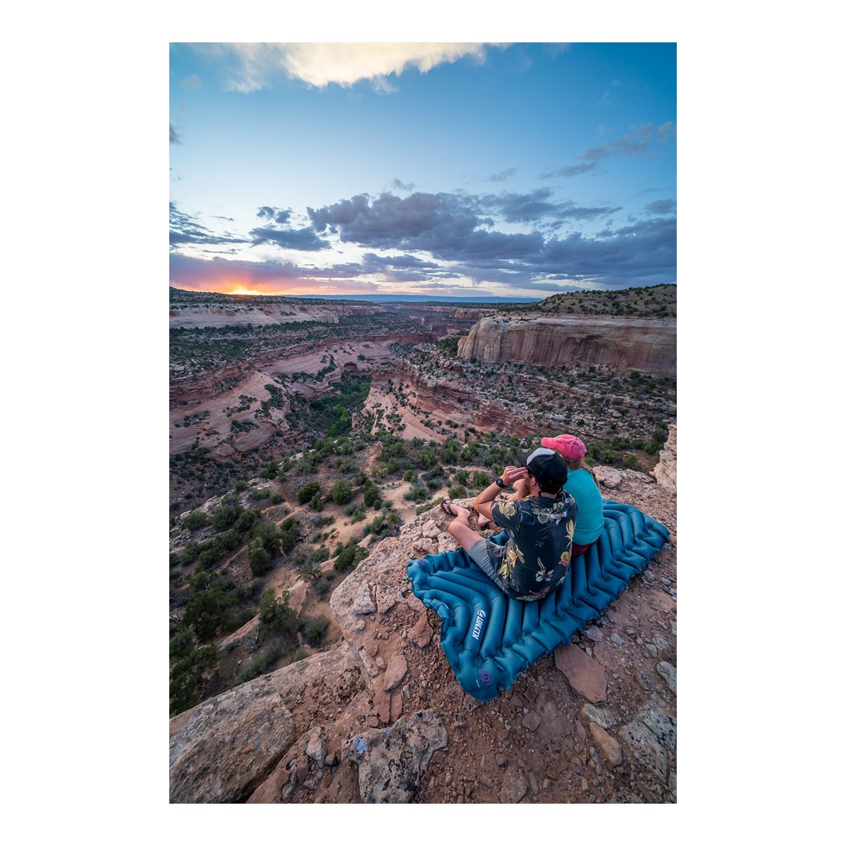 KLYMIT Static V Luxe Sl™ Luxury Sleeping Pad Overhead_Plunge