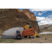 Klymit Static V Lite Eco Sleeping Pad Overhead_Plunge