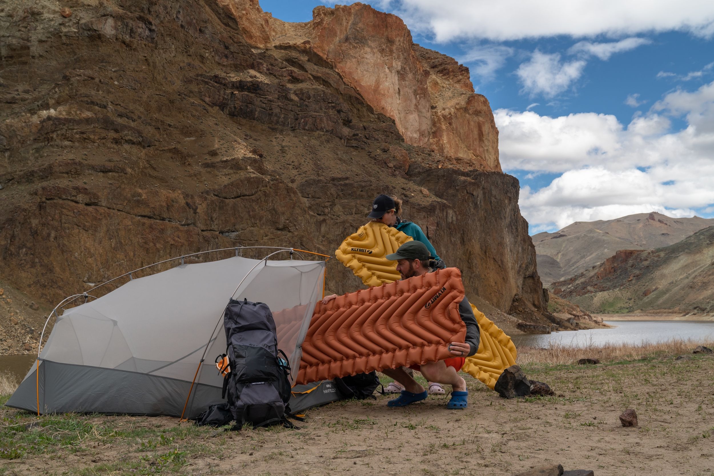 Klymit Static V Lite Eco Sleeping Pad Overhead_Plunge
