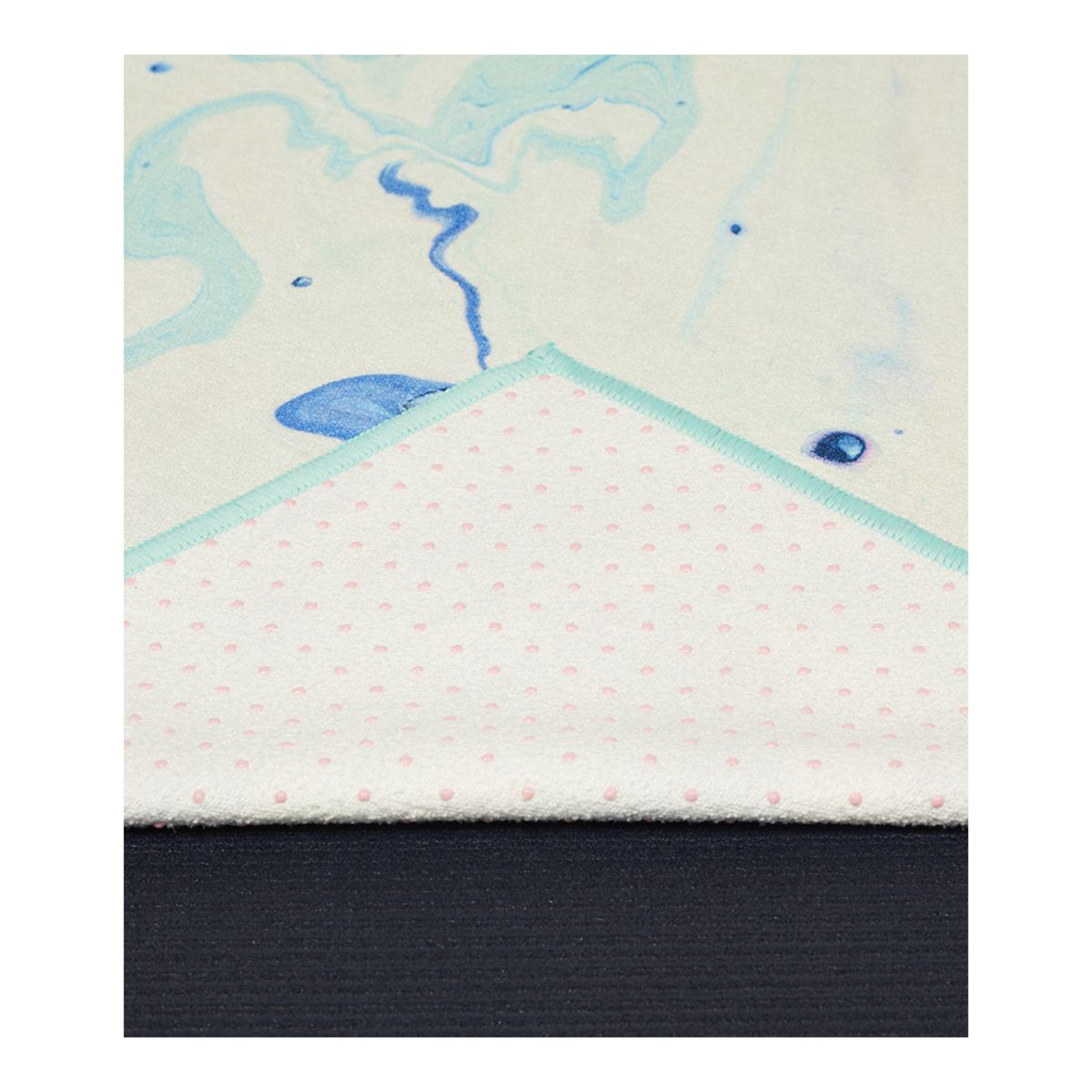Manduka Yogitoes Skidless Towel Front_Flat