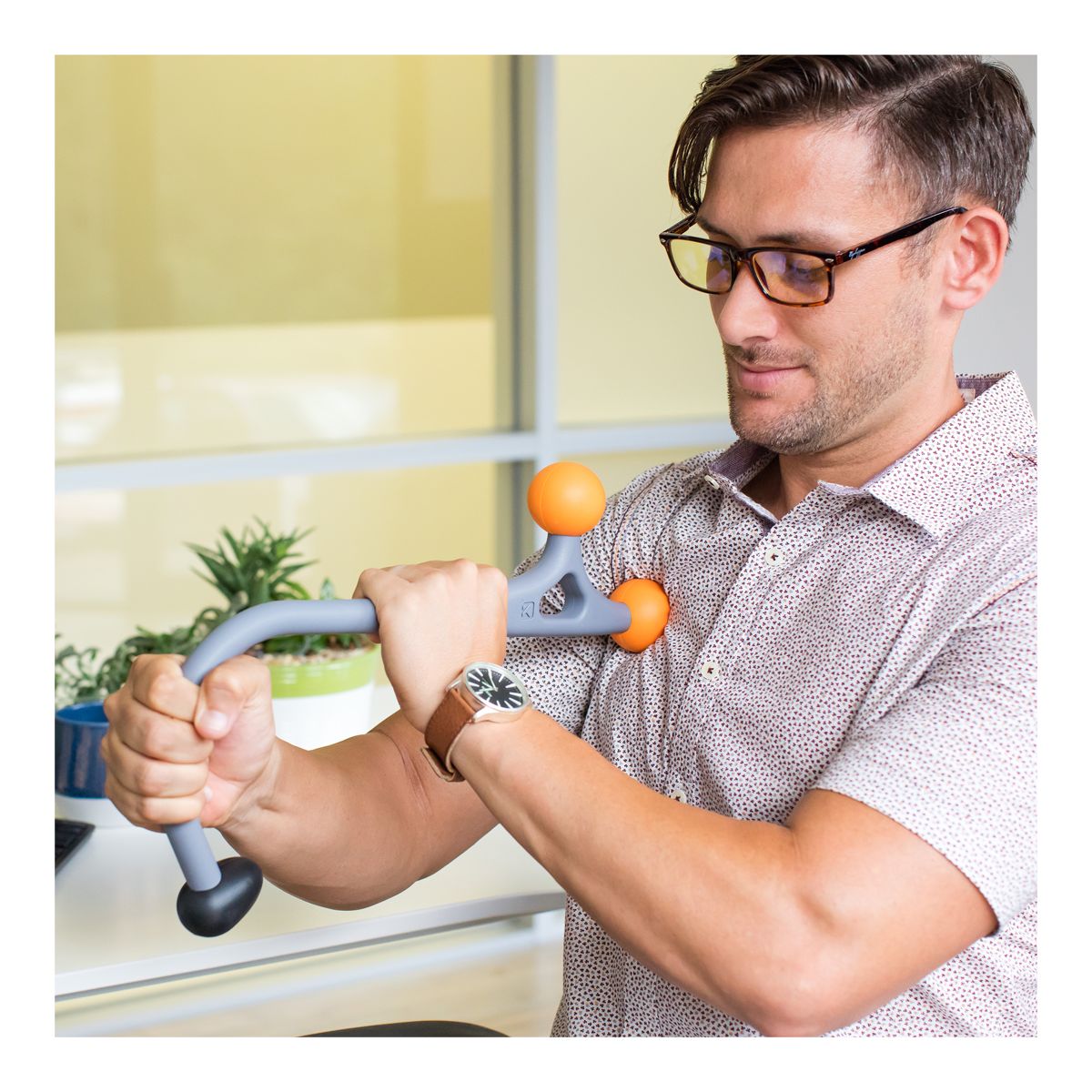 TriggerPoint Acucurve Cane, Massage, Recovery, Muscle Release Front_Angled_Left