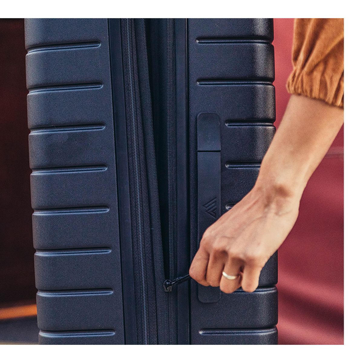 Gregory Quadro 28 Inch 81L Hardcase CloseUp