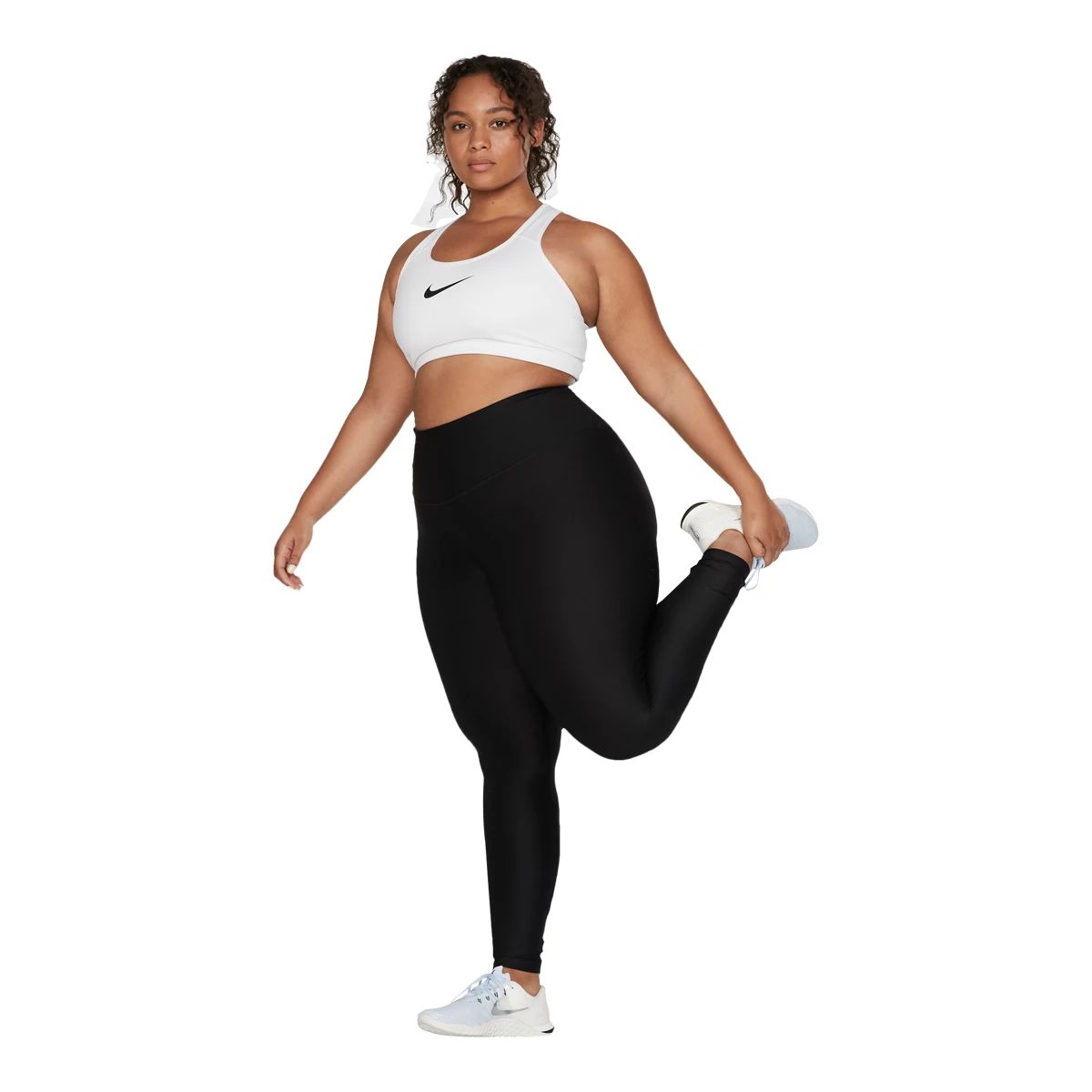 Nike Women's Swoosh Plus Size Sports Bra, Medium Impact, Padded