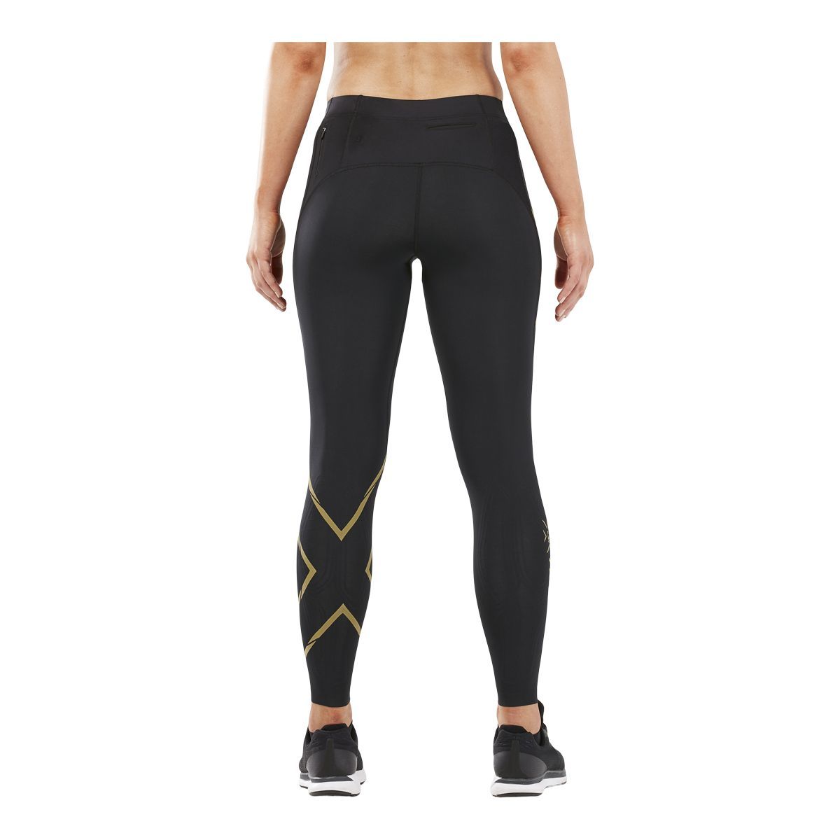 https://media-www.atmosphere.ca/product/div-03-softgoods/dpt-70-athletic-clothing/sdpt-02-womens/333426918/ea-2xu-w-mcs-run-comp-tight-black-goldblack-gold-reflective-xs--6cfd0af2-5c6d-4ec7-bea8-32254e544a04-jpgrendition.jpg?imdensity=1&imwidth=1244&impolicy=mZoom