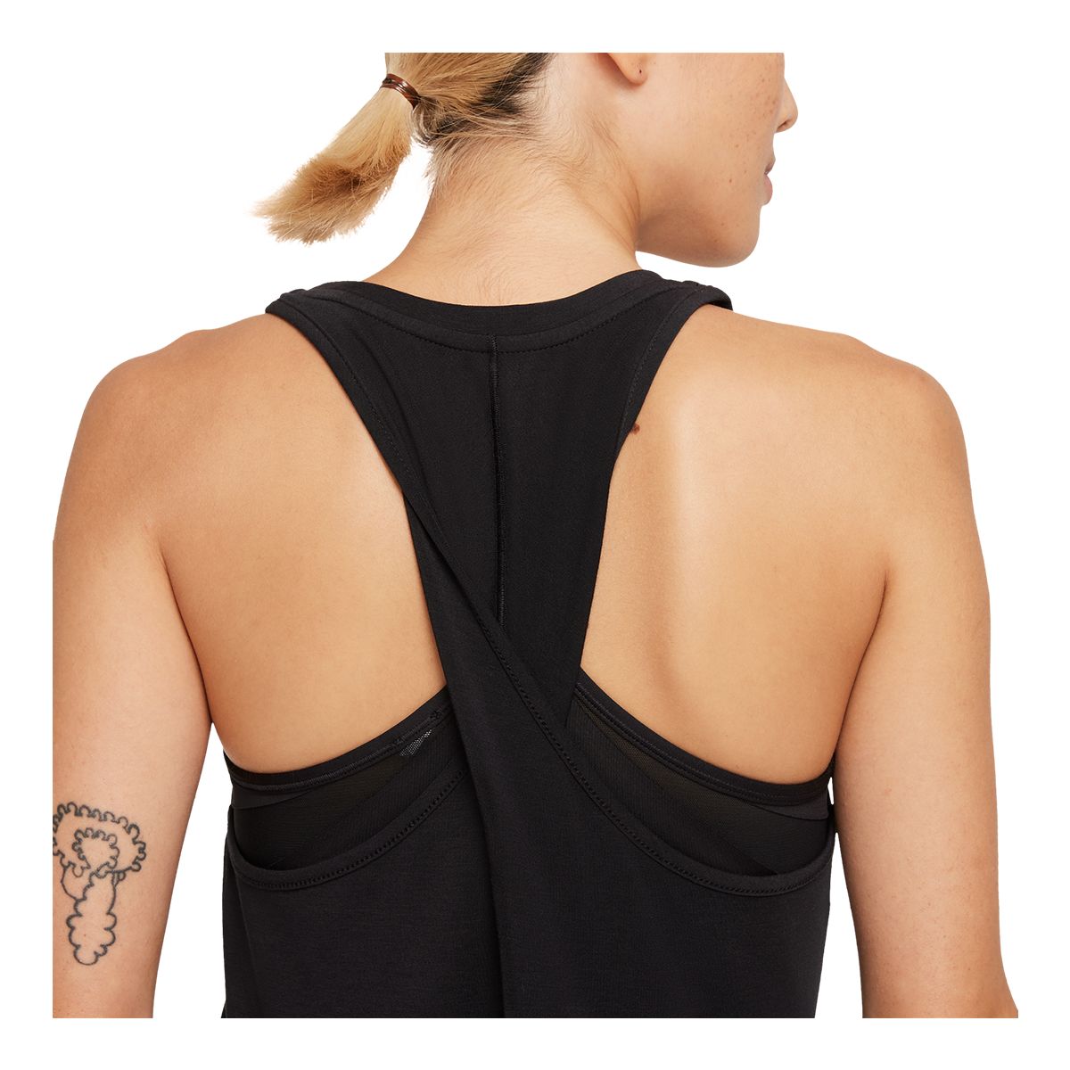 Nike Women's One Luxe Twist Workout T Shirt, Dri-FIT