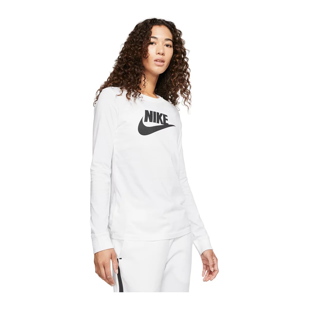 Nike Sportswear Women's Essentials Futura Icon Long Sleeve T Shirt