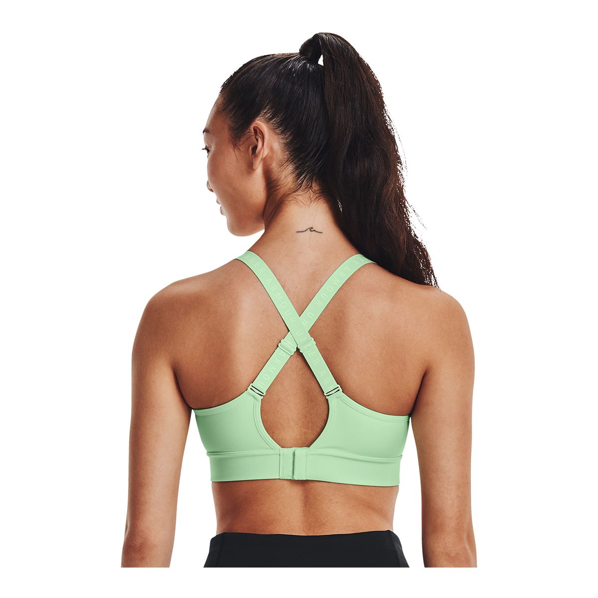 Under Armour Infinity Mid Covered Bra Black/Black/White MD (US 8-10) :  : Clothing, Shoes & Accessories
