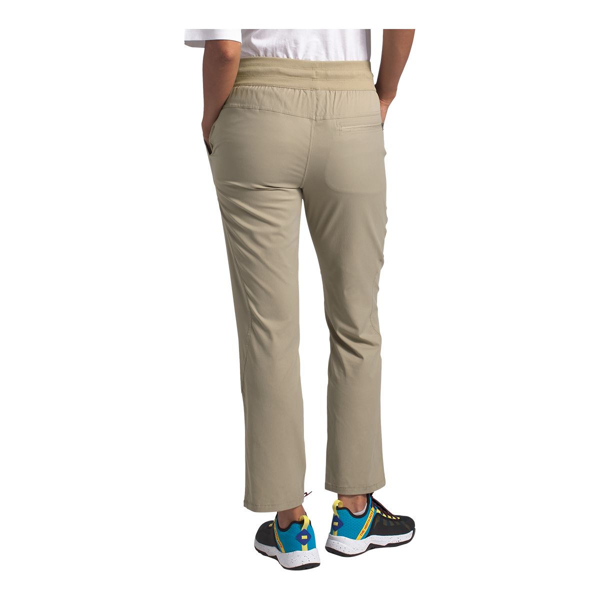  THE NORTH FACE Women's Aphrodite Motion Capri Pants (Standard  and Plus Size), Twill Beige, X-Small : Clothing, Shoes & Jewelry