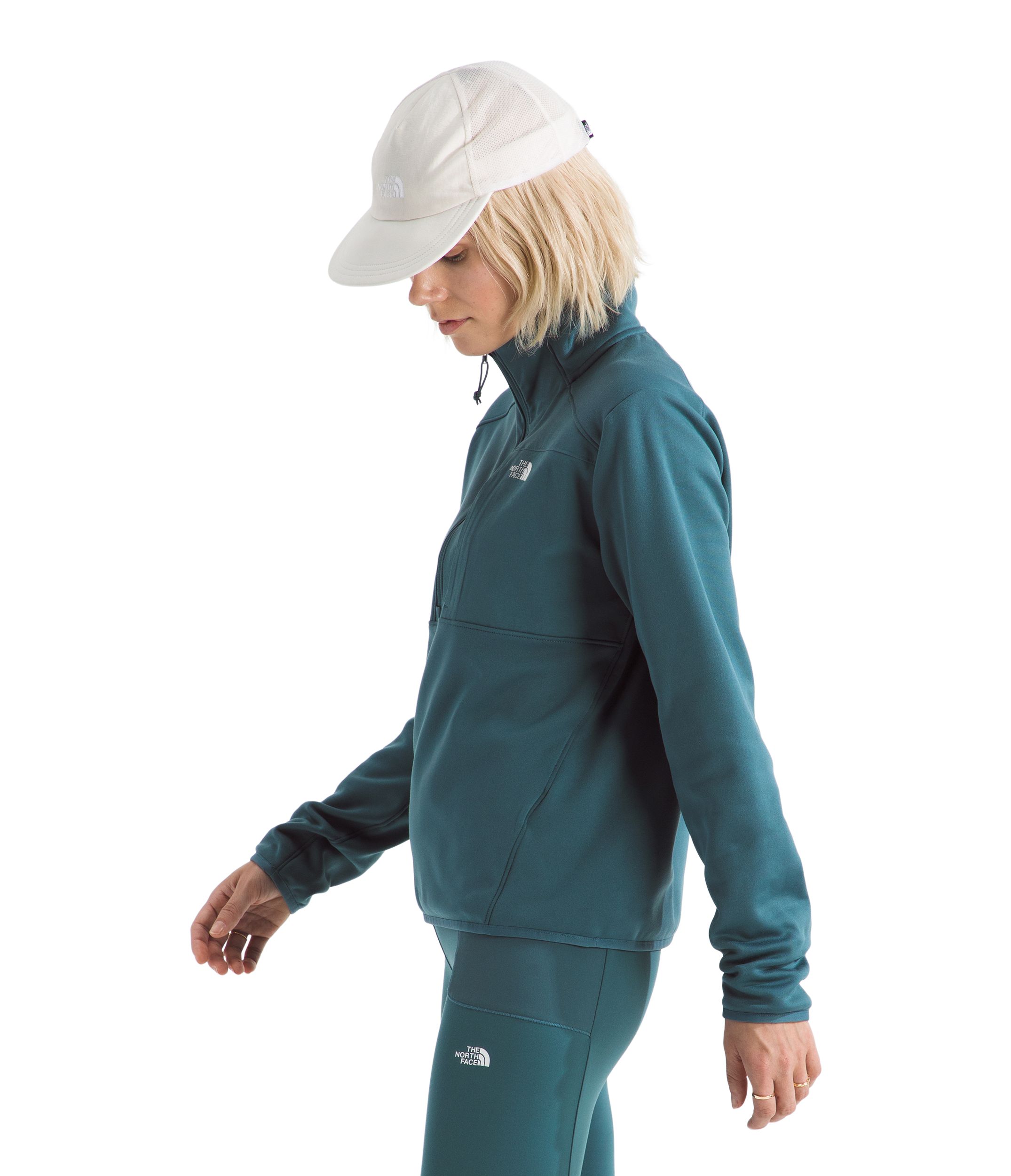 The North Face Women's Performance 1/4 Zip Long Sleeve Fleece Top
