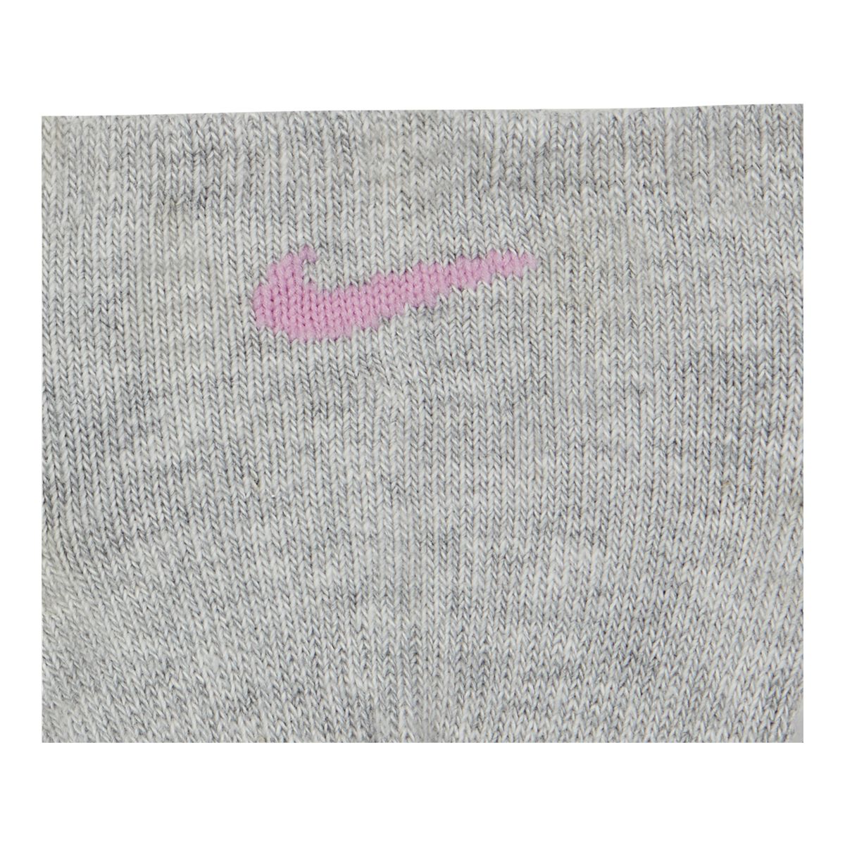 Nike Women's Dri-Fit Athletic No-Show Socks, Cushioned, 3-Pack CloseUp