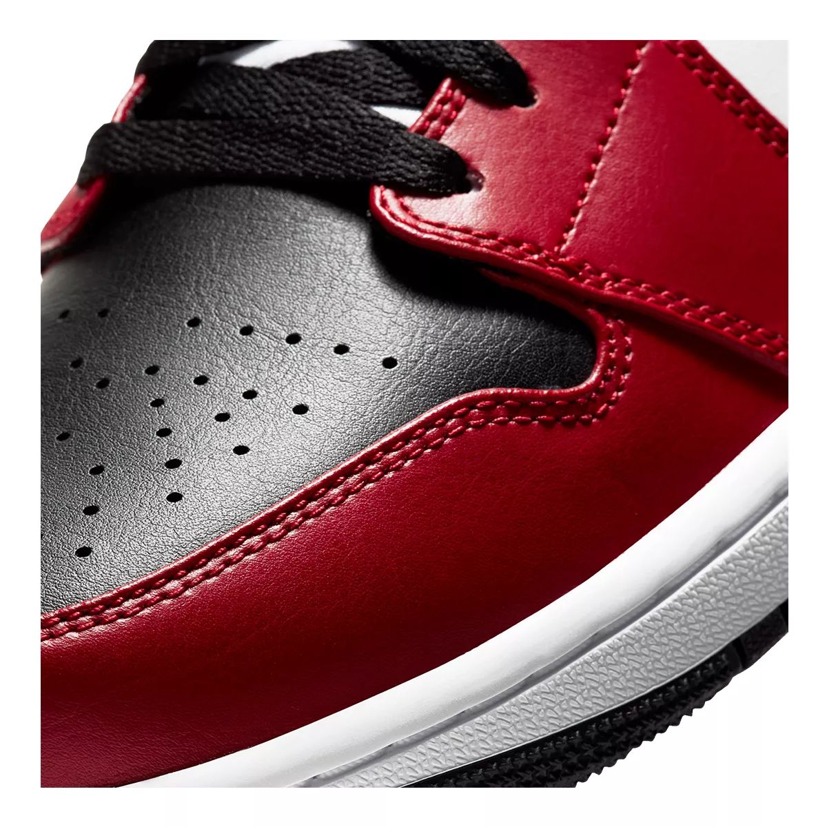 Nike Men's Air Jordan 1 Medium Basketball Sneakers