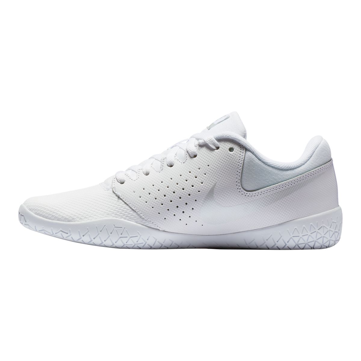 Nike women's cheer on sale shoes