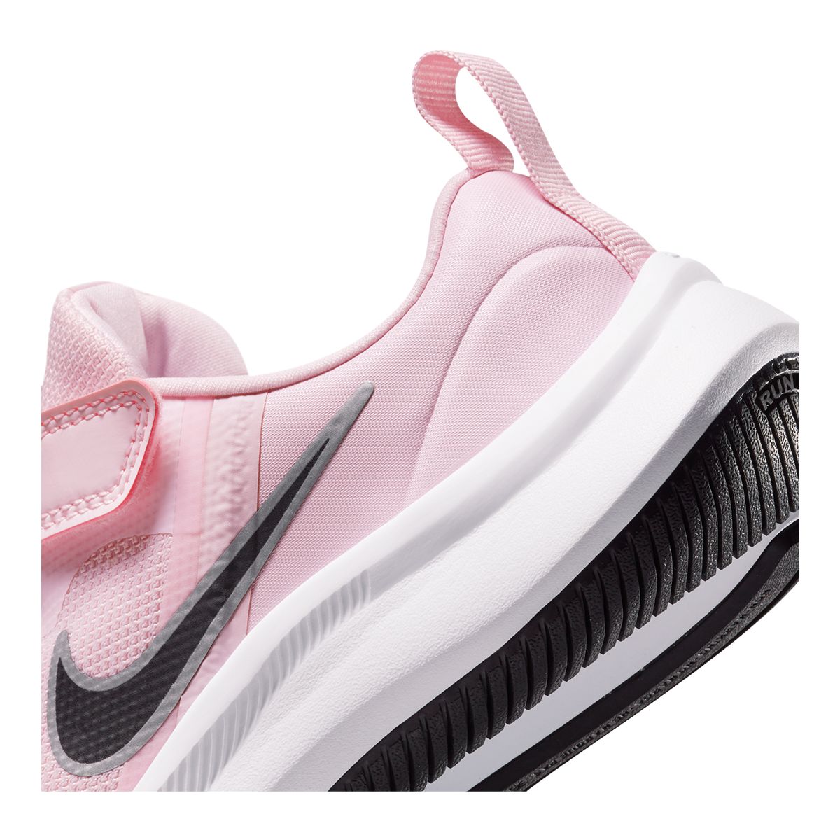 Nike girl star on sale runner